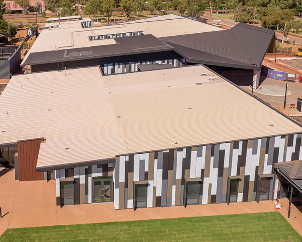 Modern building featuring Boulevard™ profile from Fielders Finesse® range.