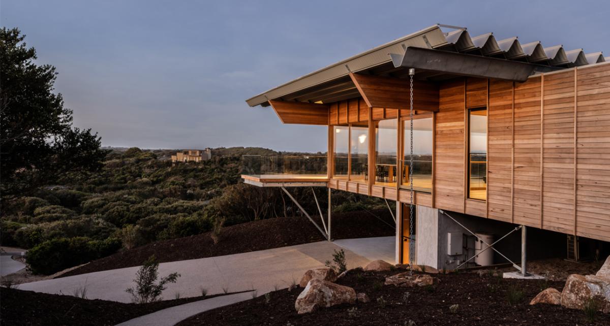 Architectural roof using ARAMAX® COLORBOND® steel sheets with wide-span roofing profile