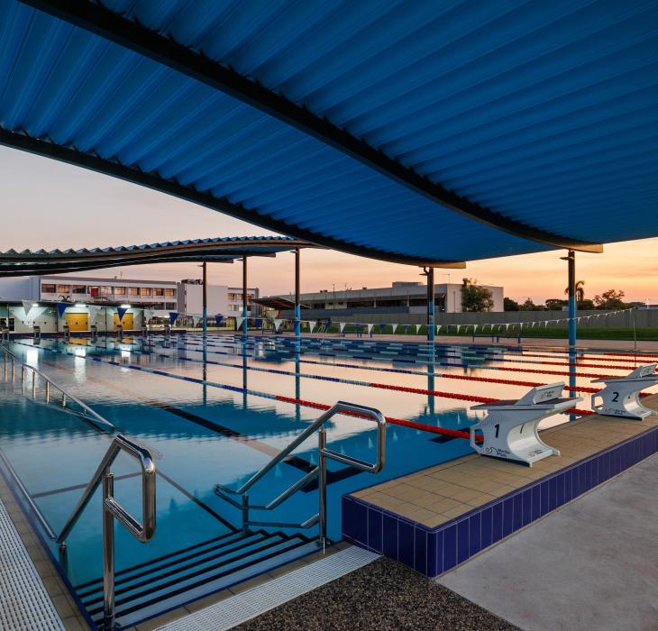 Architectural roof using ARAMAX® COLORBOND® steel sheets with wide-span roofing profile